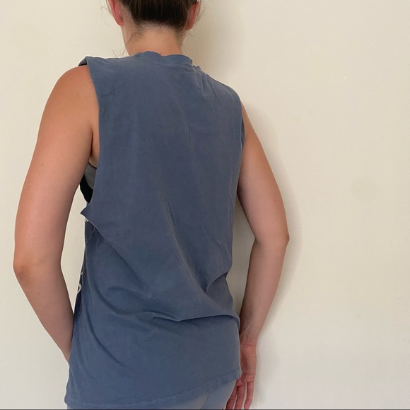Soulcycle • Graphic Print Muscle Tank in Steel Blue - Picture 3 of 7